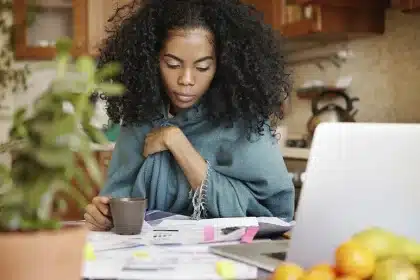 planejamento financeiro para guardar dinheiro morando sozinho